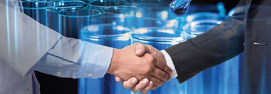 Benefits of Outsourcing R&D and Manufacturing to a CDMOs in the Pharmaceutical Industry